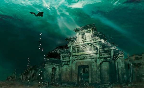 <strong>Thành phố dưới nước Shicheng </strong>nổi tiếng ở Trung Quốc bởi đã tồn tại hơn 1.300 năm dưới mặt nước. Đến nay, thành phố này vẫn giữ được nguyên vẻ đẹp cổ kính nhờ đắm chìm dưới dòng nước lạnh. <strong>Thành phố dưới nước Shicheng </strong>nổi tiếng ở Trung Quốc bởi đã tồn tại hơn 1.300 năm dưới mặt nước. Đến nay, thành phố này vẫn giữ được nguyên vẻ đẹp cổ kính nhờ đắm chìm dưới dòng nước lạnh.
