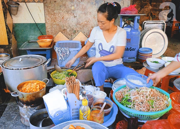 10-quan-bun-rieu-bun-oc-nghe-da-thay-ngon-sau-nhung-ngay-ngat-ngay-vi-an-tet-ivivu-9