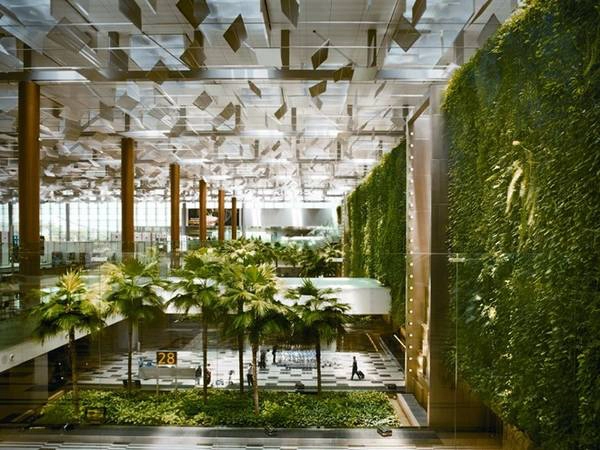 1. Sân bay quốc tế Changi (Singapore): Sân bay đón 54 triệu lượt khách này liên tục giữ vị trí tuyệt nhất châu Á trong 4 năm và lá sân bay đông khách thứ 16 thế giới. Changi nhận được lời khen ngợi từ khách khách nhờ kiến trúc tuyệt đẹp, hoạt động hiệu quả, tiện nghi sang trọng, nhiều lựa chọn ăn uống và mua sắm. Sân bay có rạp chiếu phim, các khu giải trí đa phương tiện, spa, vườn cây... 1. Sân bay quốc tế Changi (Singapore): Sân bay đón 54 triệu lượt khách này liên tục giữ vị trí tuyệt nhất châu Á trong 4 năm và lá sân bay đông khách thứ 16 thế giới. Changi nhận được lời khen ngợi từ khách khách nhờ kiến trúc tuyệt đẹp, hoạt động hiệu quả, tiện nghi sang trọng, nhiều lựa chọn ăn uống và mua sắm. Sân bay có rạp chiếu phim, các khu giải trí đa phương tiện, spa, vườn cây...