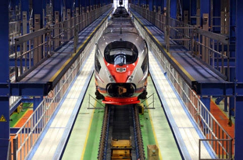 Tốc độ tối đa: 280 km/giờ. Công suất chuyên chở: 600 khách. Tốc độ tối đa: 280 km/giờ. Công suất chuyên chở: 600 khách.