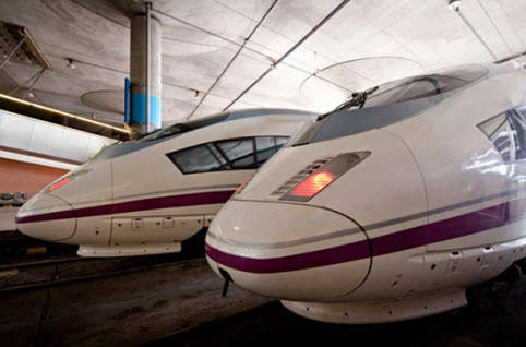 Tốc độ tối đa: 404 km/giờ - Công suất chuyên chở: 404 khách Tốc độ tối đa: 404 km/giờ - Công suất chuyên chở: 404 khách