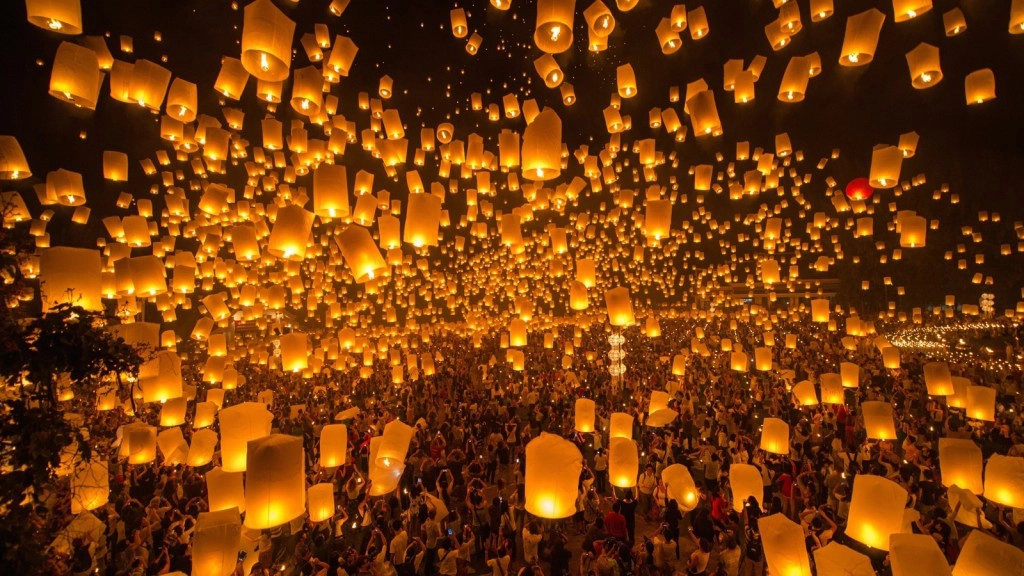Rất đông du khách đến từ khắp nơi trên thế giới tham dự lễ hội Yi Peng ở Chiang Mai.. Ảnh: fest300.com Rất đông du khách đến từ khắp nơi trên thế giới tham dự lễ hội Yi Peng ở Chiang Mai.. Ảnh: fest300.com