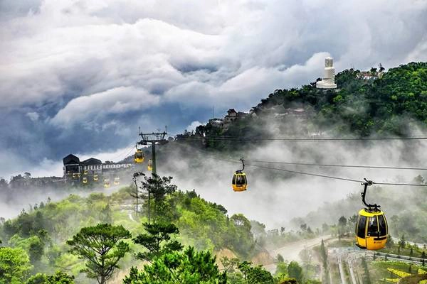 Bà Nà trong mây. Ảnh: Nguyễn Thị Thu Trang. Bà Nà trong mây. Ảnh: Nguyễn Thị Thu Trang.