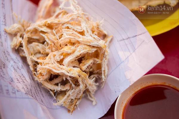 Người Hà Nội có cái thú nhắm mực nướng, dù là mùa đông hay mùa hè. Người Hà Nội có cái thú nhắm mực nướng, dù là mùa đông hay mùa hè.