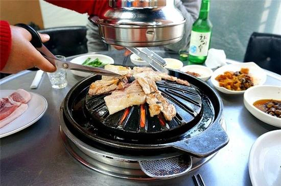 10-tiem-thit-nuong-noi-tieng-ban-nen-ghe-neu-toi-seoul-ivivu-21