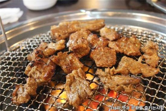 10-tiem-thit-nuong-noi-tieng-ban-nen-ghe-neu-toi-seoul-ivivu-4