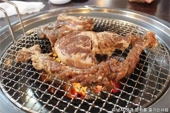 10-tiem-thit-nuong-noi-tieng-ban-nen-ghe-neu-toi-seoul-ivivu-5