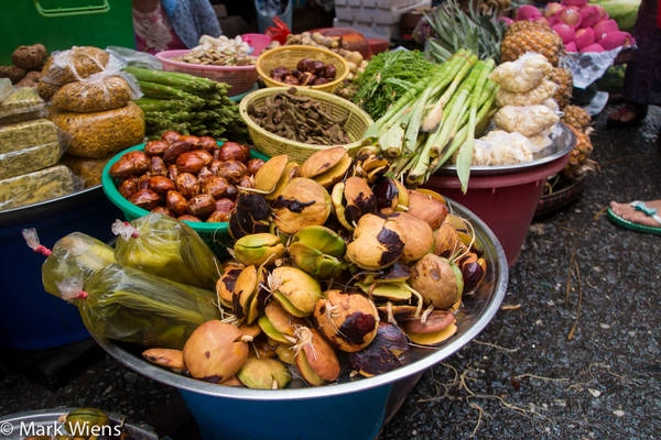 Những món hàng được bày bán tại các khu chợ của Yangon