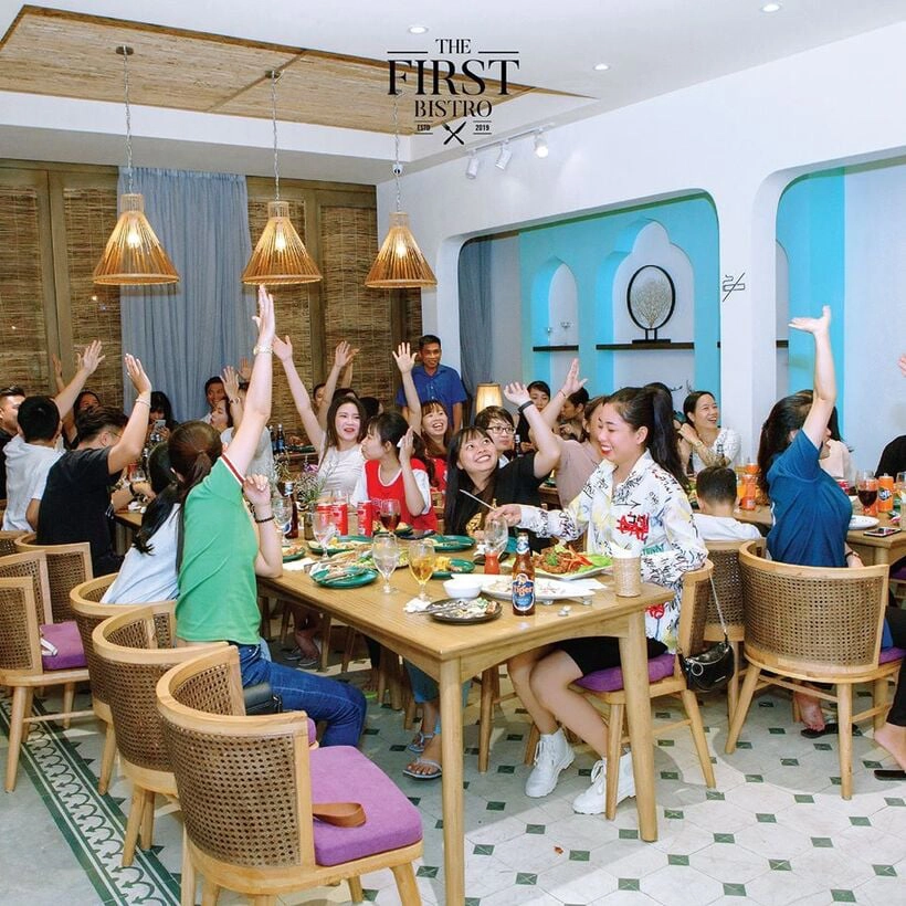 1001-ngan-goc-song-ao-the-first-bistro-nha-trang-ivivu-2