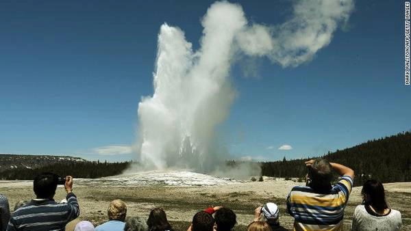 Trên 19 tháng 9 năm 2002, một Geyser nước lạnh ở Đức ghi nhận một suất tống máu 61,5 m, cao nhất trong lịch sử.