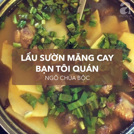 Quán nằm ở tầng 1 một khu tập thể nên không gian không quá rộng rãi. Tuy vậy vẫn có cả bàn ghế lẫn ngồi bệt. Điểm đáng chú ý ở quán lẩu này là chỉ có 1 size nồi 400 ngàn nhưng đầy đặn, sườn và măng đều rất ngon. Ngoài lẩu sườn măng cay với vị chua cay đặc trưng, ở đây còn có lẩu cua bắp bò cũng rất ngon. 