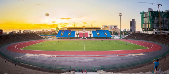Sân vận động Olympic nằm ở Phnom Penh,Campuchia. Dù có tên gọi như vậy, công trình này chưa từng tổ chức Olympic. Đi vào hoạt động năm 1964, sân có sức chứa 50.000 người. Đội tuyển Campuchia sẽ tiếp các đội Malaysia và Lào trên sân vận động này tại giải AFF Cup 2018. Ảnh: Ministry of Tourism Cambodia. Sân vận động Olympic nằm ở Phnom Penh,Campuchia. Dù có tên gọi như vậy, công trình này chưa từng tổ chức Olympic. Đi vào hoạt động năm 1964, sân có sức chứa 50.000 người. Đội tuyển Campuchia sẽ tiếp các đội Malaysia và Lào trên sân vận động này tại giải AFF Cup 2018. Ảnh: Ministry of Tourism Cambodia.