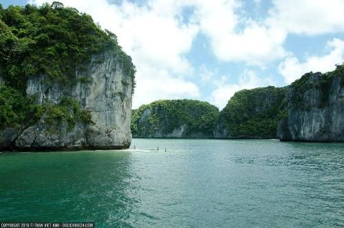 Một bãi san hô nơi du khách có thể lặn biển thỏa thích. Ảnh: Trần Việt Anh