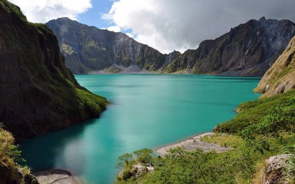 Năm 1991, ngọn núi lửa yên bình Pinatubo thức giấc sau hàng trăm năm ngủ say trong chiếc vỏ bọc hiền hòa, thân thiện. Năm 1991, ngọn núi lửa yên bình Pinatubo thức giấc sau hàng trăm năm ngủ say trong chiếc vỏ bọc hiền hòa, thân thiện.