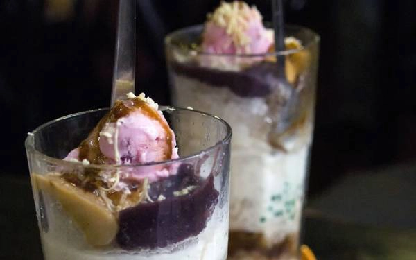 Halo Halo là tên gọi của một món ăn rất phổ biến ở Philippines. Halo Halo là tên gọi của một món ăn rất phổ biến ở Philippines.