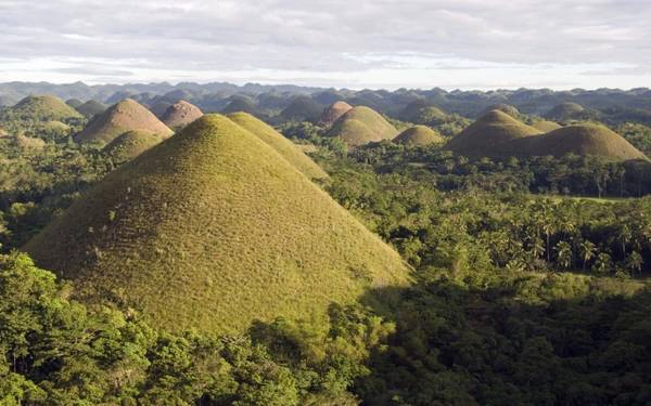 Nằm ở Bohol, đồi socola là một trong những tuyệt tác đầy ngạc nhiên của tạo hóa. Nằm ở Bohol, đồi socola là một trong những tuyệt tác đầy ngạc nhiên của tạo hóa.