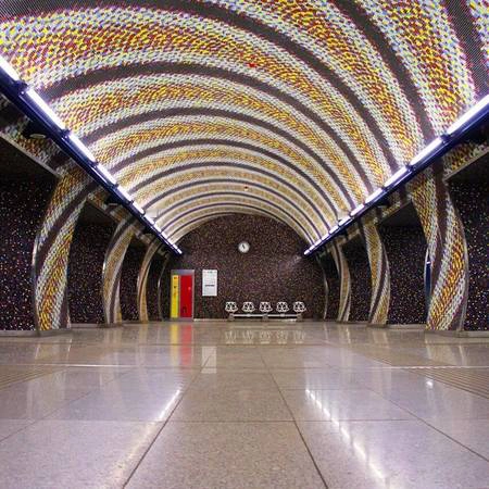 Ga tàu điện ngầm Budapest, Hungary.