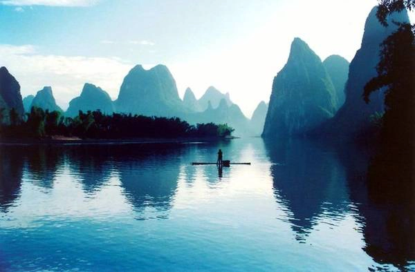 <strong>1. Con sông Li huyền thoại:</strong> Sông Li là cội nguồn phát triển du lịch Quế Lâm. Dọc con sông này có rất nhiều danh lam thắng cảnh nổi tiếng trong và ngoài nước. Ảnh: Chinavacationindex.com. <strong>1. Con sông Li huyền thoại:</strong> Sông Li là cội nguồn phát triển du lịch Quế Lâm. Dọc con sông này có rất nhiều danh lam thắng cảnh nổi tiếng trong và ngoài nước. Ảnh: Chinavacationindex.com.