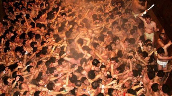 Hadaka Matsuri được biết đến là một... lễ hội khỏa thân ở Nhật Bản.