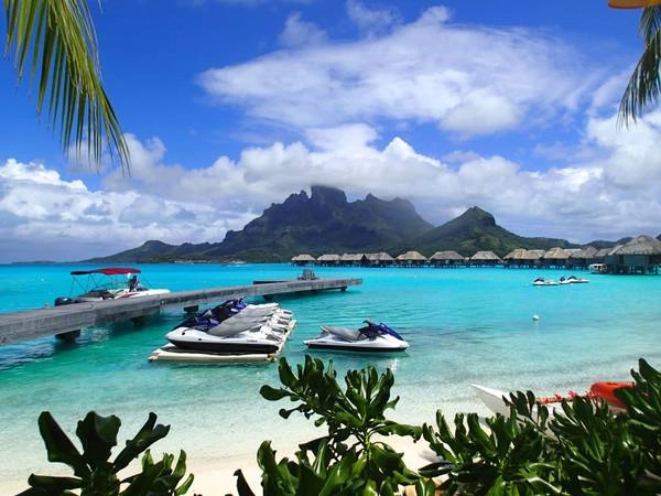 Motu Tane, Polynesia thuộc Pháp: Motu Tane là một trong những đảo đẹp và sang trọng nhất Thái Bình Dương. Du khách có thể ở trong 12 căn lều tuyệt đẹp với giá 38.000 USD (850 triệu đồng) một đêm, với đầy đủ phòng hội thảo, bếp, phòng ăn, và một bể tắm khổng lồ làm từ đá nham thạch. Ngoài ra, bạn còn được trải nghiệm tour tàu ngầm, chèo thuyền kayak, cho cá đuối ăn, thưởng thức tôm hùm Tahiti cùng nhiều hoạt động thú vị khác. Ảnh: Boraboratravel. Motu Tane, Polynesia thuộc Pháp: Motu Tane là một trong những đảo đẹp và sang trọng nhất Thái Bình Dương. Du khách có thể ở trong 12 căn lều tuyệt đẹp với giá 38.000 USD (850 triệu đồng) một đêm, với đầy đủ phòng hội thảo, bếp, phòng ăn, và một bể tắm khổng lồ làm từ đá nham thạch. Ngoài ra, bạn còn được trải nghiệm tour tàu ngầm, chèo thuyền kayak, cho cá đuối ăn, thưởng thức tôm hùm Tahiti cùng nhiều hoạt động thú vị khác. Ảnh: Boraboratravel.