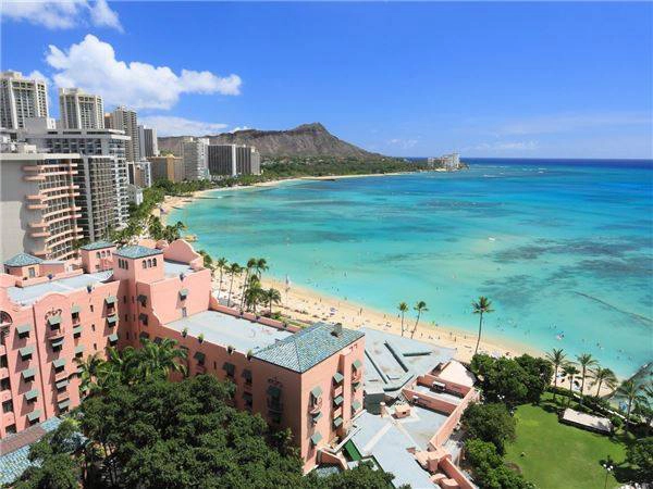 Bãi biển Waikiki, Hawaii: Nằm ở thành phố Honolulu, Waikiki nổi tiếng là bãi biển đẹp nhất thế giới, mỗi năm thu hút khoảng 5 triệu lượt khách du lịch. Tuy nhiên, hiện nay lượng cát ở bãi biển này đang dần biến mất vì vậy các quan chức ở Hawaii đang tìm nhiều biện pháp để khắc phục tình trạng này. Bãi biển Waikiki, Hawaii: Nằm ở thành phố Honolulu, Waikiki nổi tiếng là bãi biển đẹp nhất thế giới, mỗi năm thu hút khoảng 5 triệu lượt khách du lịch. Tuy nhiên, hiện nay lượng cát ở bãi biển này đang dần biến mất vì vậy các quan chức ở Hawaii đang tìm nhiều biện pháp để khắc phục tình trạng này.