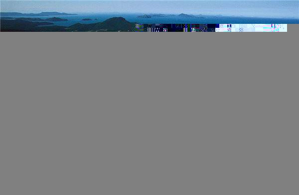 8. Bãi biển Whitehaven, Australia - Bờ biển Whitehaven là một trong những địa điểm mà khách du lịch không thể bỏ qua khi tới với đất nước Australia. Làn nước trong xanh như pha lê và bãi cát trắng nhất thế giới, trải dài 7km là những viên ngọc quý mà tạo hóa ban tặng cho hòn đảo Whitsunday, đảo lớn nhất trong 74 đảo thuộc đất nước Kangaroo này. Ảnh: BePic.net diemden-ivivu-8