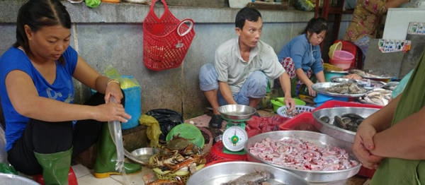 15. Con người thân thiên: Tốt bụng, chu đáo, cần cù, lạc quan, hào phóng là những đức tính của người dân khiến du khách nước ngoài thêm yêu mến đất nước Việt Nam.