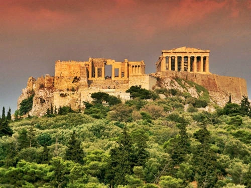 Hơn 40% dân số Hy Lạp sống ở thủ đô Athens.