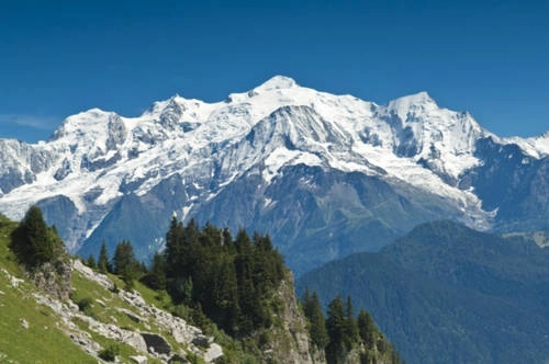 Tại Mont Blanc (núi trắng) - một ngọn núi ở dãy núi Alps có nhà vệ sinh cao nhất ở châu Âu. Nó được đặt ở độ cao hơn 4.200 m.