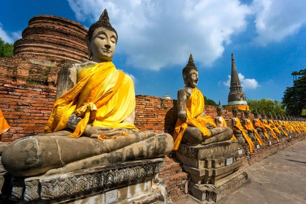 Tham quan Ayutthaya: Từng là thành phố lớn nhất thế giới, nay Ayutthaya chỉ còn lại một ít phế tích của những tu viện, ngôi chùa... Chỉ cách Bangkok 85 km, du khách có thể dành một ngày để tìm hiểu về Ayutthaya. Ảnh: Cityzeum. Tham quan Ayutthaya: Từng là thành phố lớn nhất thế giới, nay Ayutthaya chỉ còn lại một ít phế tích của những tu viện, ngôi chùa... Chỉ cách Bangkok 85 km, du khách có thể dành một ngày để tìm hiểu về Ayutthaya. Ảnh: Cityzeum.