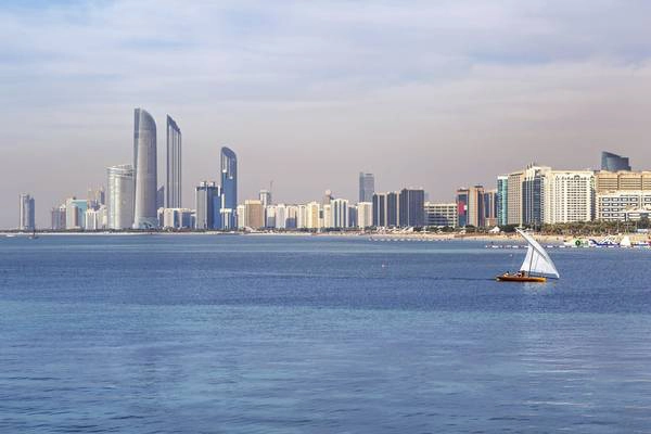 15. Abu Dhabi, Các Tiểu vương quốc Ả Rập thống nhất: Nếu bạn muốn trải nghiệm sự xa hoa và phiêu lưu, Abu Dhabi là điểm đến không thể bỏ qua cho 2016. Nơi này vừa có không gian đô thị hiện đại, vừa có những nét di tích của lịch sử cổ xưa. Thành phố có nhiều thánh đường Hồi giáo lộng lẫy, các bảo tàng ấn tượng và nhiều hoạt động giải trí hấp dẫn. 15. Abu Dhabi, Các Tiểu vương quốc Ả Rập thống nhất: Nếu bạn muốn trải nghiệm sự xa hoa và phiêu lưu, Abu Dhabi là điểm đến không thể bỏ qua cho 2016. Nơi này vừa có không gian đô thị hiện đại, vừa có những nét di tích của lịch sử cổ xưa. Thành phố có nhiều thánh đường Hồi giáo lộng lẫy, các bảo tàng ấn tượng và nhiều hoạt động giải trí hấp dẫn.