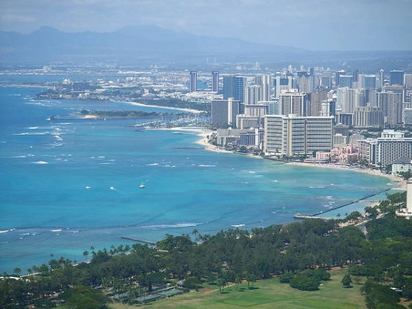 Bãi biển Waikiki, 1 trong 10 bãi biển đẹp nhất Bắc Mĩ. Bãi biển Waikiki, 1 trong 10 bãi biển đẹp nhất Bắc Mĩ.