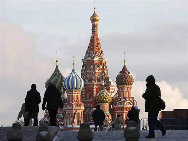 <strong>Moscow, Nga</strong> – Moscow thậm chí tồi tệ hơn cả thành phố ở Nga còn lại được xếp hạng St Petersburg bởi sự lãnh đạm của hầu hết cư dân. <strong>Moscow, Nga</strong> – Moscow thậm chí tồi tệ hơn cả thành phố ở Nga còn lại được xếp hạng St Petersburg bởi sự lãnh đạm của hầu hết cư dân.