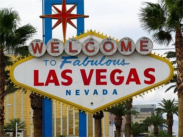Las Vegas, bang Nevada, Mỹ – Rượu bia thường mang lại cảm giác thoải mái nhất cho người uống nhưng có lẽ điều đó không còn đúng ở Las Vegas. Las Vegas, bang Nevada, Mỹ – Rượu bia thường mang lại cảm giác thoải mái nhất cho người uống nhưng có lẽ điều đó không còn đúng ở Las Vegas.