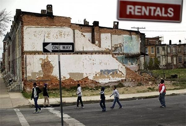 Baltimore – Thành phố bị khủng hoảng bởi tình trạng bất ổn và nghèo đói trong nhiều năm qua, dẫn đến sự sụt giảm trong ngành du lịch và yêu cầu nhiều sự đổi mới. Baltimore – Thành phố bị khủng hoảng bởi tình trạng bất ổn và nghèo đói trong nhiều năm qua, dẫn đến sự sụt giảm trong ngành du lịch và yêu cầu nhiều sự đổi mới.