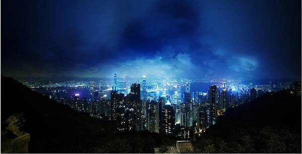 Bức ảnh mang tên Hong Kong in blue - xa hoa và tráng lệ. Ảnh: Chris Petersen-Clausen / Picfair. Bức ảnh mang tên Hong Kong in blue - xa hoa và tráng lệ. Ảnh: Chris Petersen-Clausen / Picfair.