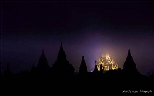 Ban đêm tại Bagan. Ban đêm tại Bagan.
