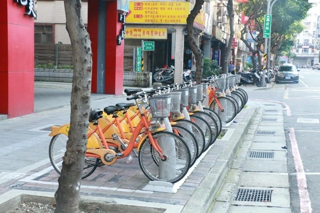 Một góc phố ở Đài Bắc với những chiếc xe đạp công cộng. Ảnh: Vũ Linh. Một góc phố ở Đài Bắc với những chiếc xe đạp công cộng. Ảnh: Vũ Linh.