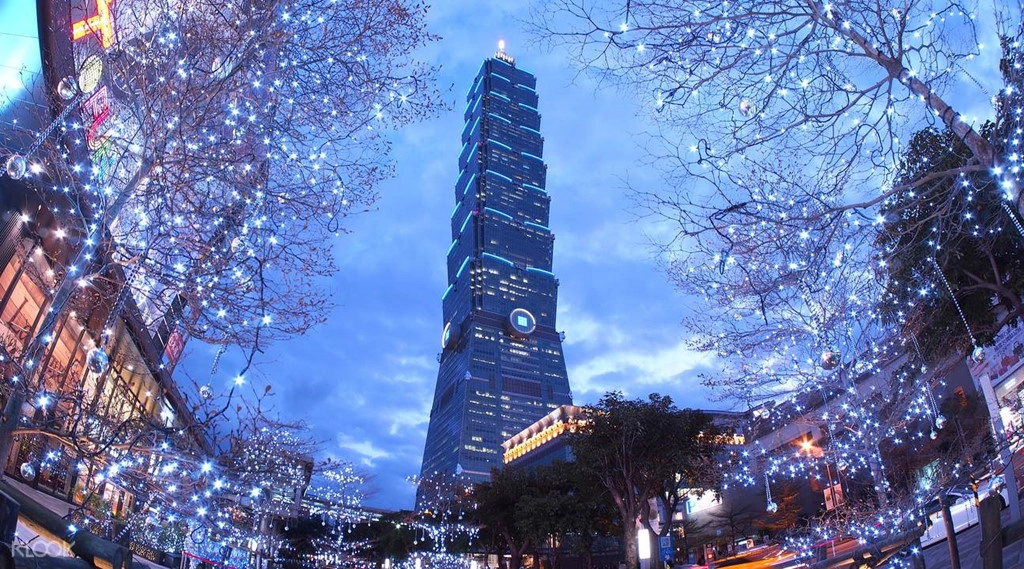 Tòa nhà Tapei 101 là phức hợp độc đáo về kiến trúc, thẩm mỹ, ứng dụng và kinh tế. Tòa nhà Tapei 101 là phức hợp độc đáo về kiến trúc, thẩm mỹ, ứng dụng và kinh tế.