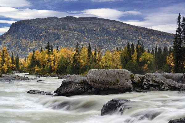 11. Sarek, Thụy Điển: Vườn quốc gia Sarek là địa điểm du lịch phổ biến với hoạt động đi bộ đường dài và leo núi. Tai đây có vùng đồng bằng của sông Rapa được coi là một trong những nơi đẹp nhất châu Âu, và đỉnh Skierffe cung cấp một cái nhìn toàn cảnh xuống thung lũng tuyệt đẹp. Ảnh: Chrstiankeller / Getty Images