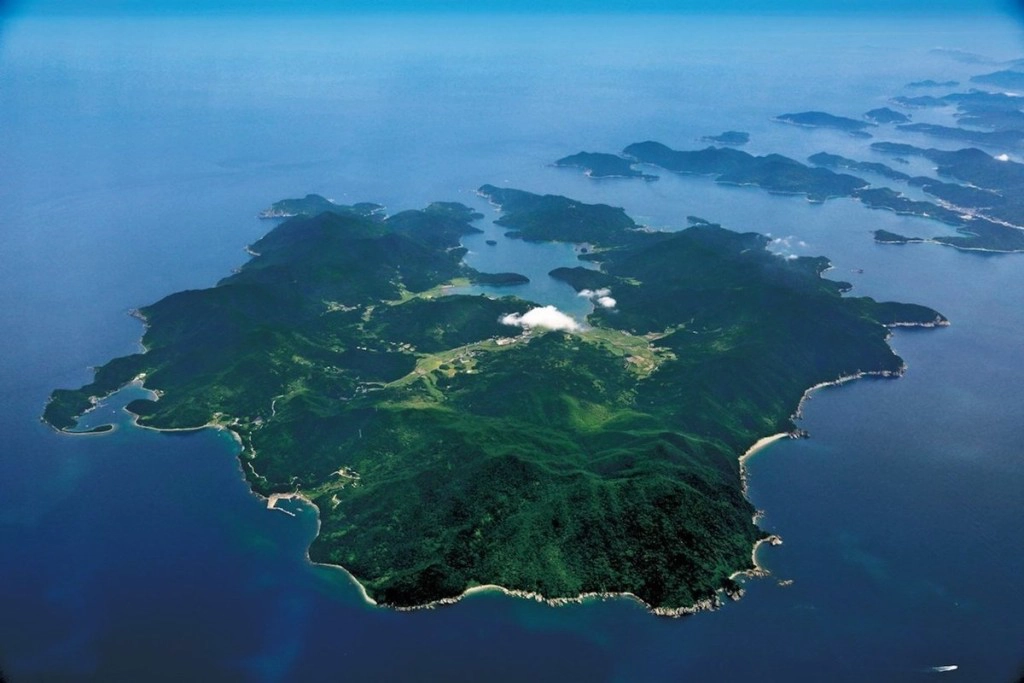 Các ngôi làng cổ ở Nagasaki, Nhật Bản Quần thể 10 ngôi làng, lâu đài và nhà thờ thuộc tỉnh Nagasaki thuộc đảo Kyushu, miền Nam Nhật Bản nằm trong danh sách được công nhận di sản lần này. Các công trình được xây dựng vào khoảng thế kỷ 16 - 19 bởi những người theo đạo Kito giáo đầu tiên ở đây.