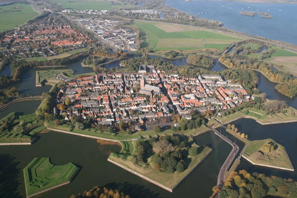 Thành phố Naarden hình ngôi sao ở phía Bắc Hà Lan.