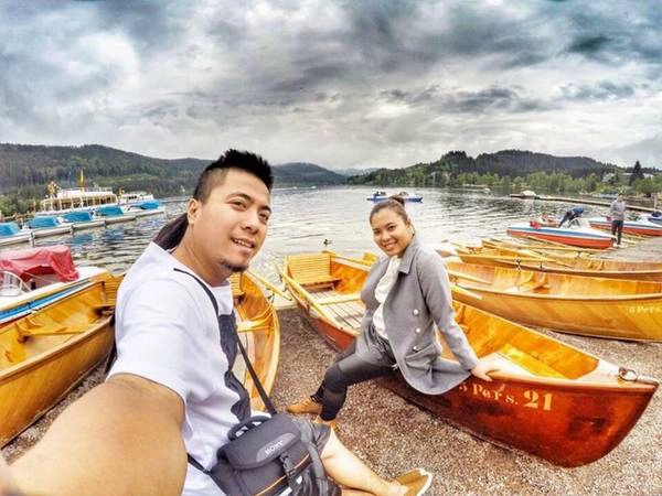 Hồ Titisee (Đức) có phong cảnh hữu tình. Nơi đây nổi tiếng với món thịt heo xông khói và một loại rượu rất đặc trưng của vùng được làm bằng trái cherry. Hồ Titisee (Đức) có phong cảnh hữu tình. Nơi đây nổi tiếng với món thịt heo xông khói và một loại rượu rất đặc trưng của vùng được làm bằng trái cherry.