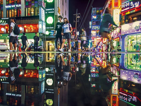 9. Chơi kiểu Gangnam: Sau cơn sốt của bài hát Gangnam Style (Psy), khu Gangnam sang chảnh đã trở thành địa điểm thu hút khách du lịch mới của Hàn Quốc. Ảnh: GettyImage. 9. Chơi kiểu Gangnam: Sau cơn sốt của bài hát Gangnam Style (Psy), khu Gangnam sang chảnh đã trở thành địa điểm thu hút khách du lịch mới của Hàn Quốc. Ảnh: GettyImage.