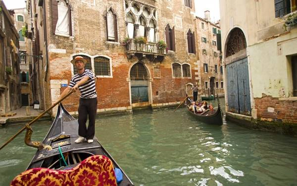Venice có lẽ không còn là cái tên xa lạ với những người yêu thích du lịch. Venice có lẽ không còn là cái tên xa lạ với những người yêu thích du lịch.