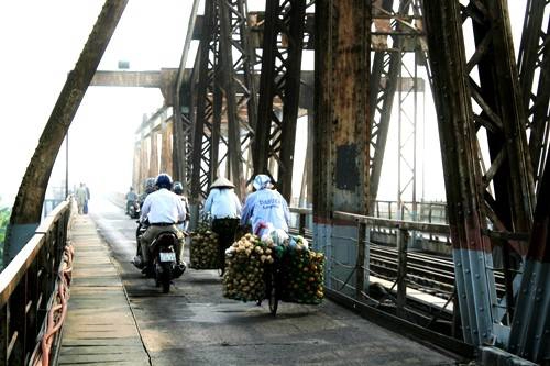 Cầu Long Biên-cây cầu trăm tuổi tại Hà Nội. Ảnh: Minh Đức