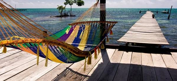 Caye Caulker, Belize: Cách thành phố Belize chỉ khoảng 35 km, đây là một nơi lý tưởng để chạy trốn cuộc sống xô bồ với giá cả dễ chịu. Hòn đảo này dài hơn 8 km, với bãi cát trắng mịn, rạn san hô trù phú cùng hệ động vật biển đa dạng. Caye Caulker, Belize: Cách thành phố Belize chỉ khoảng 35 km, đây là một nơi lý tưởng để chạy trốn cuộc sống xô bồ với giá cả dễ chịu. Hòn đảo này dài hơn 8 km, với bãi cát trắng mịn, rạn san hô trù phú cùng hệ động vật biển đa dạng.