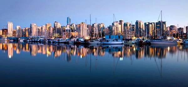 Vancouver, Canada: Bao quanh bởi biển và núi, Vancouver vừa có sự hào hứng của một thành phố, vừa có những khung cảnh thiên nhiên khiến du khách sững sờ. Đừng bỏ lỡ cơ hội ghé thăm công viên bán hoang dã Stanley - trái tim xanh của thành phố tuyệt vời này. Vancouver, Canada: Bao quanh bởi biển và núi, Vancouver vừa có sự hào hứng của một thành phố, vừa có những khung cảnh thiên nhiên khiến du khách sững sờ. Đừng bỏ lỡ cơ hội ghé thăm công viên bán hoang dã Stanley - trái tim xanh của thành phố tuyệt vời này.