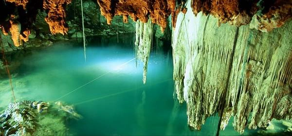 Valladolid, Mexico: Yucatán có nhiều khu vực để bạn tận hưởng một kỳ nghỉ lười biếng, trong đó Valladolid mạng đậm bản sắc văn hóa. Trải nghiệm tuyệt vời nhất ở đây là thưởng thức những món ăn truyền thống, sau đó thả mình ngụp lặn trong hố sụt ở rìa thị trấn. Valladolid, Mexico: Yucatán có nhiều khu vực để bạn tận hưởng một kỳ nghỉ lười biếng, trong đó Valladolid mạng đậm bản sắc văn hóa. Trải nghiệm tuyệt vời nhất ở đây là thưởng thức những món ăn truyền thống, sau đó thả mình ngụp lặn trong hố sụt ở rìa thị trấn.