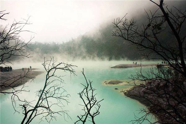 15. Thành phố Bandung là nơi sở hữu nhiều suối nước nóng rất tốt cho sức khỏe. Ảnh: Vebi 15. Thành phố Bandung là nơi sở hữu nhiều suối nước nóng rất tốt cho sức khỏe. Ảnh: Vebi